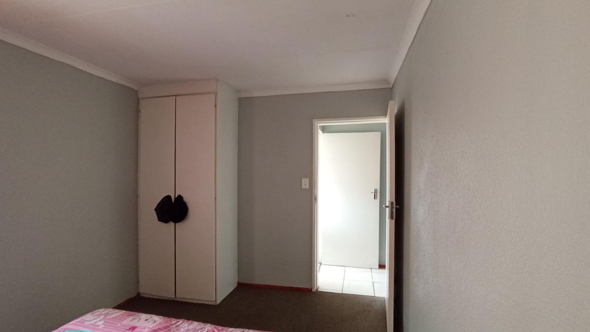 Bed Room 2 - 10 square meters of property in Groblerpark