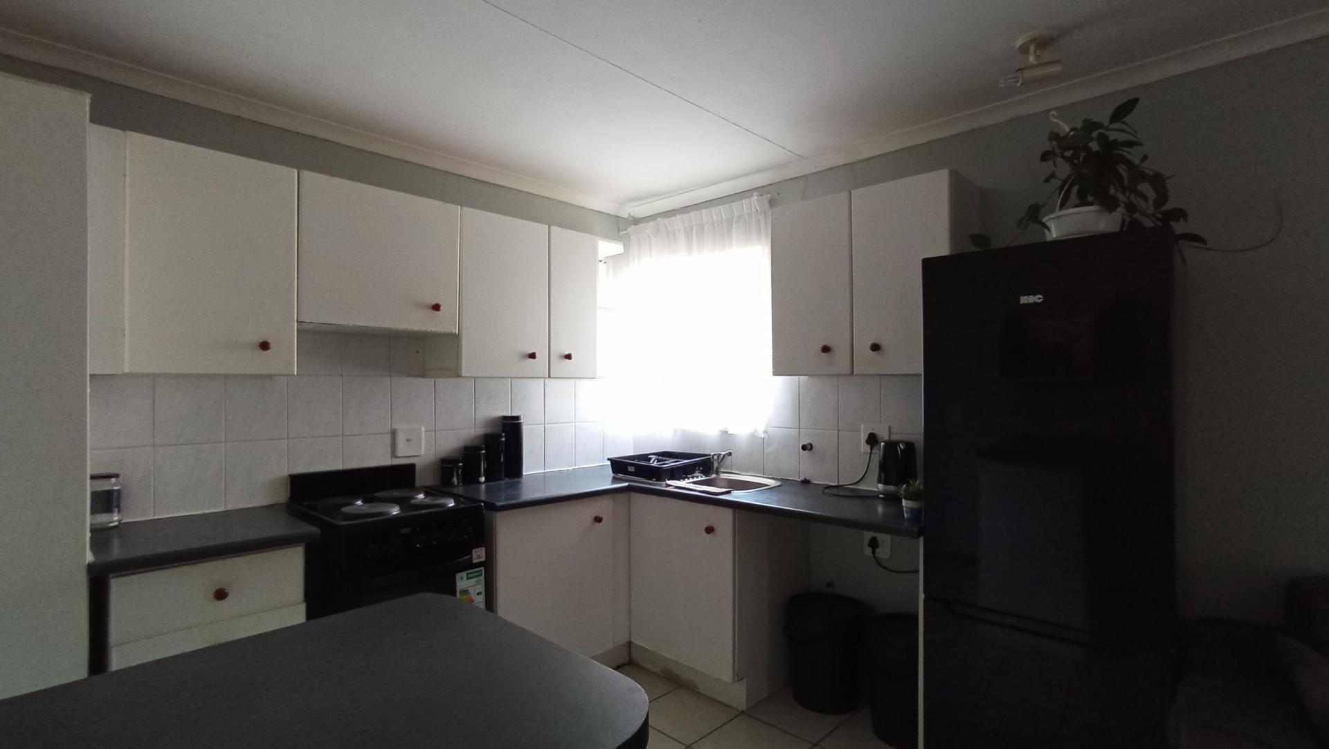 Kitchen - 8 square meters of property in Groblerpark