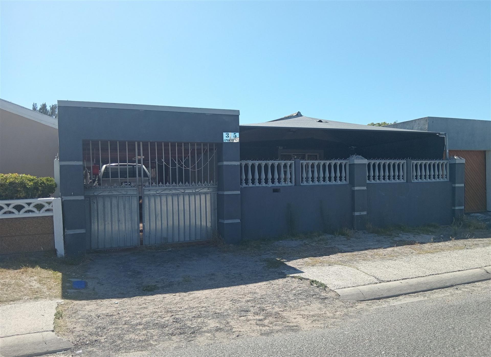 Front View of property in Westridge