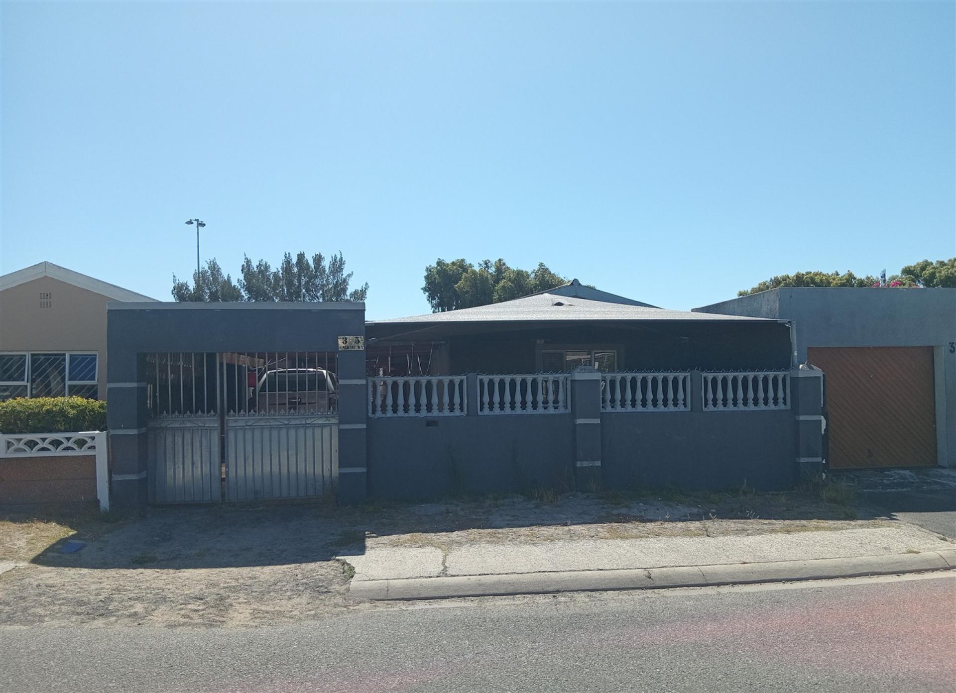Front View of property in Westridge