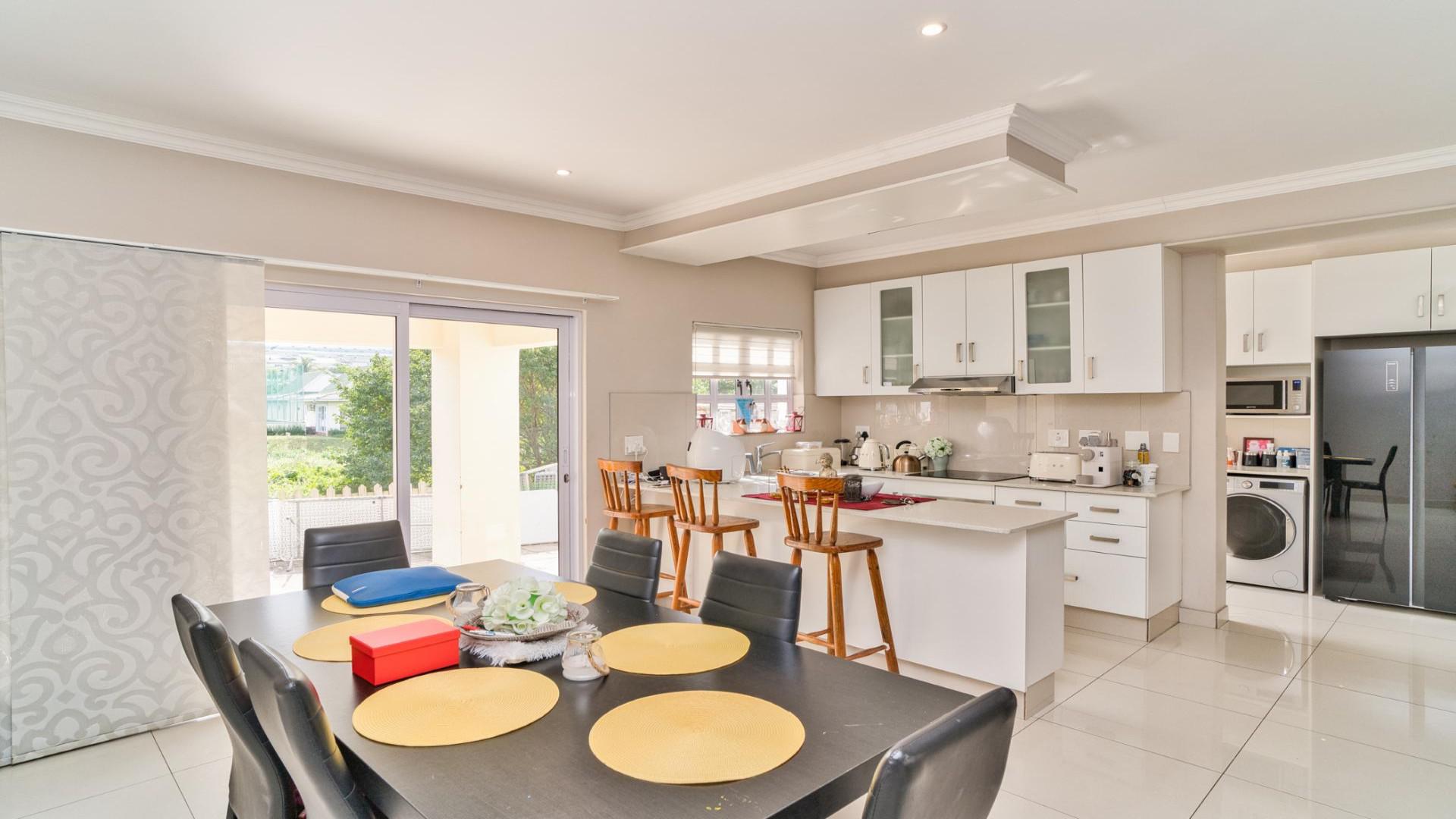 Dining Room - 14 square meters of property in Mount Edgecombe 