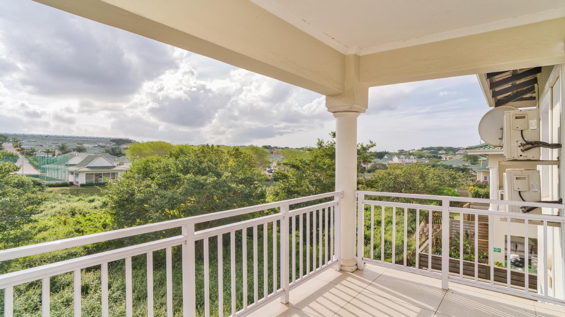 Balcony - 12 square meters of property in Mount Edgecombe 