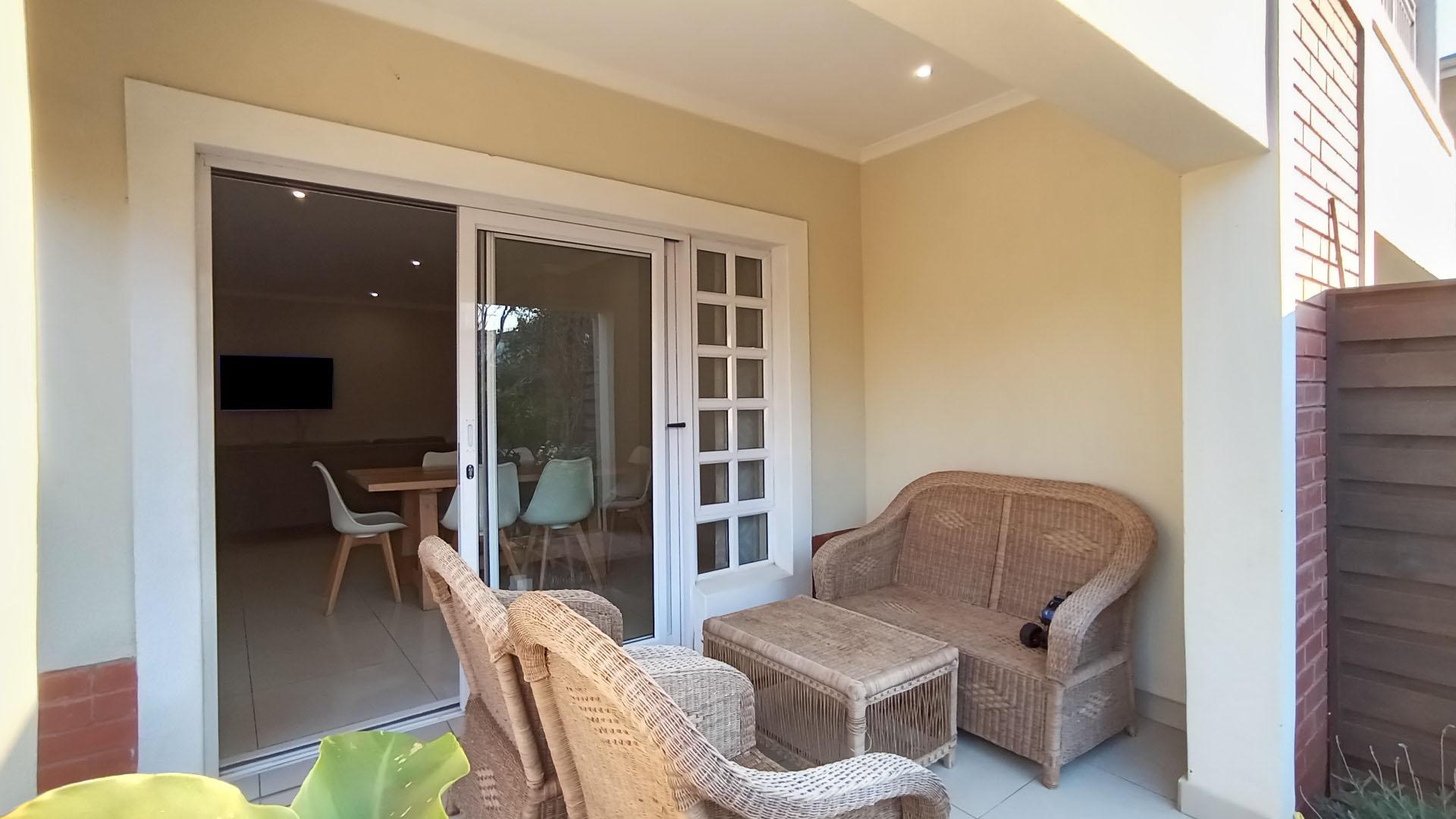 Patio - 11 square meters of property in Mount Edgecombe 