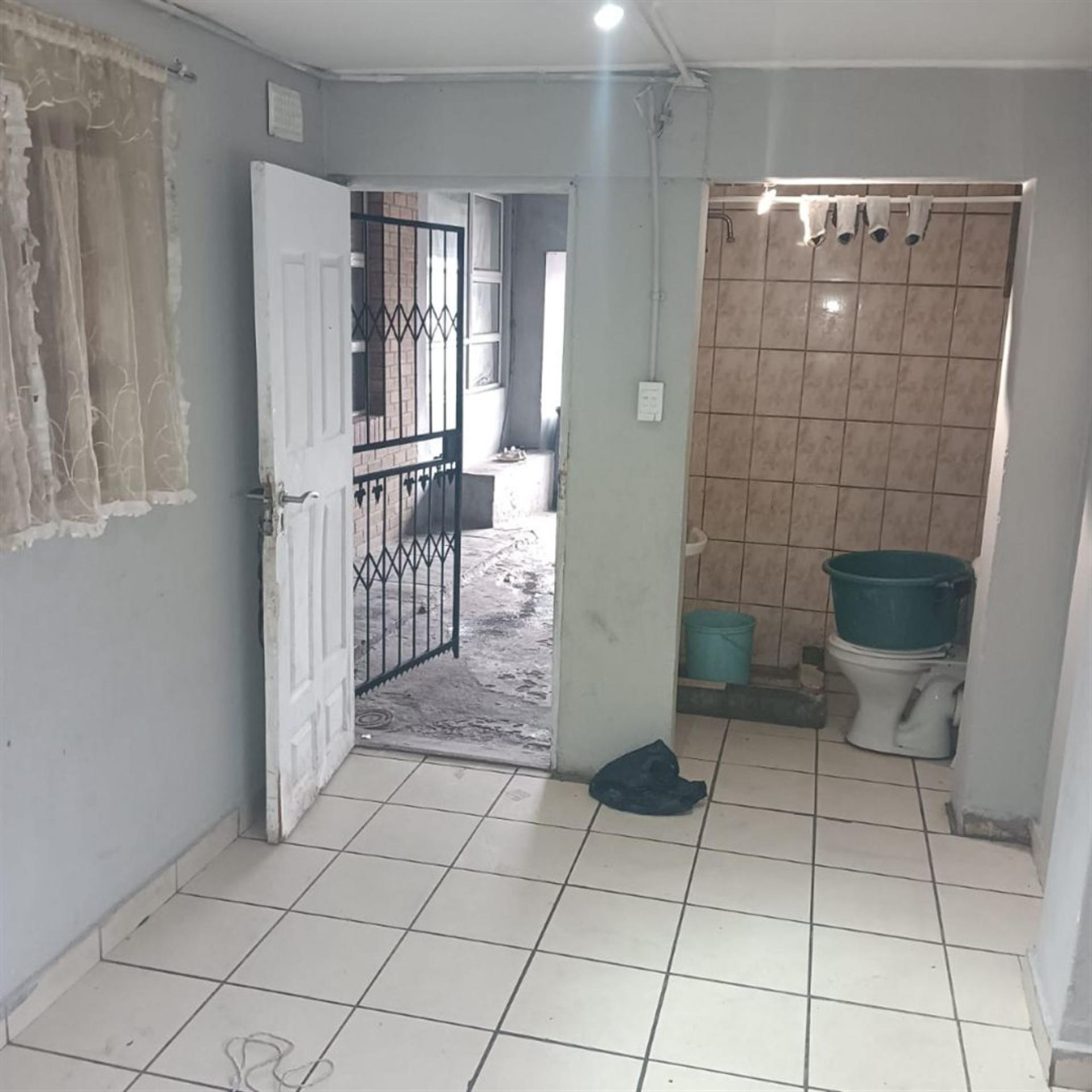 Spaces of property in Delft