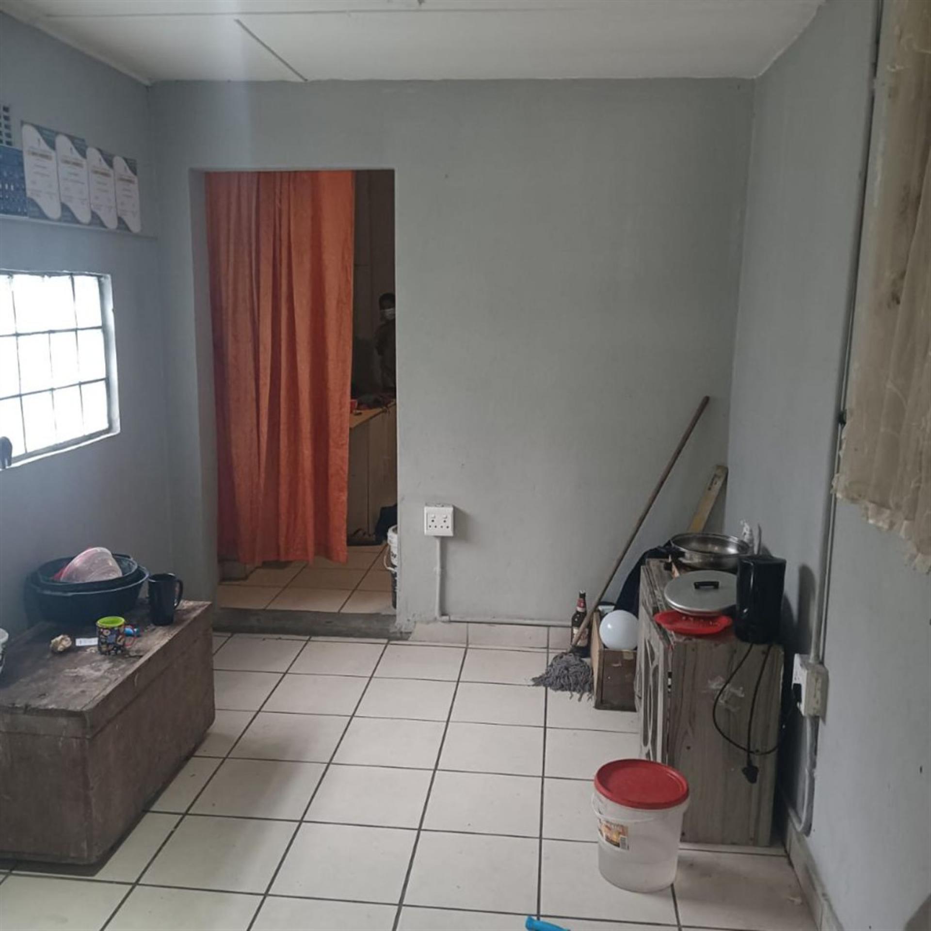 Spaces of property in Delft