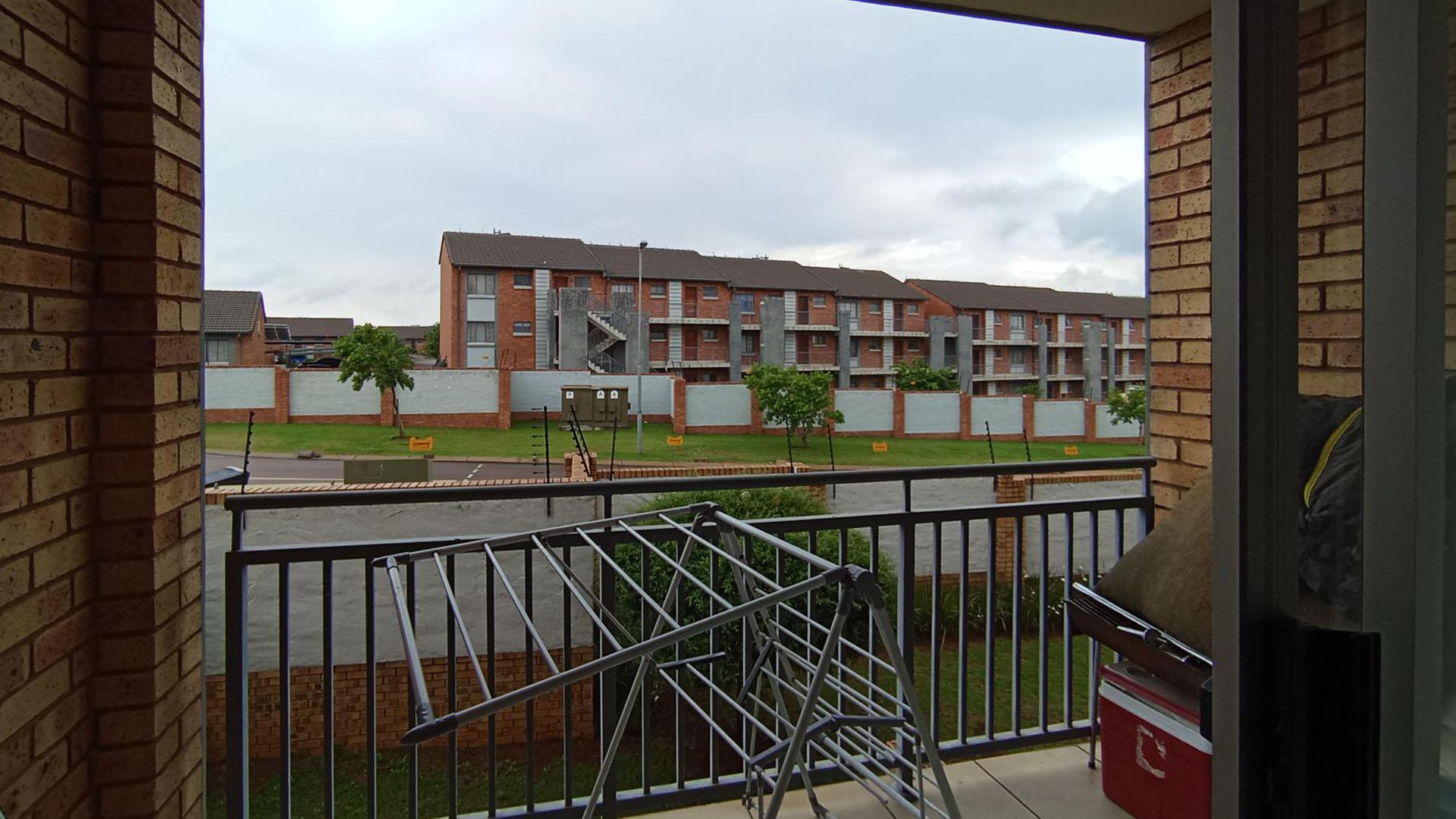 Balcony - 5 square meters of property in Sagewood