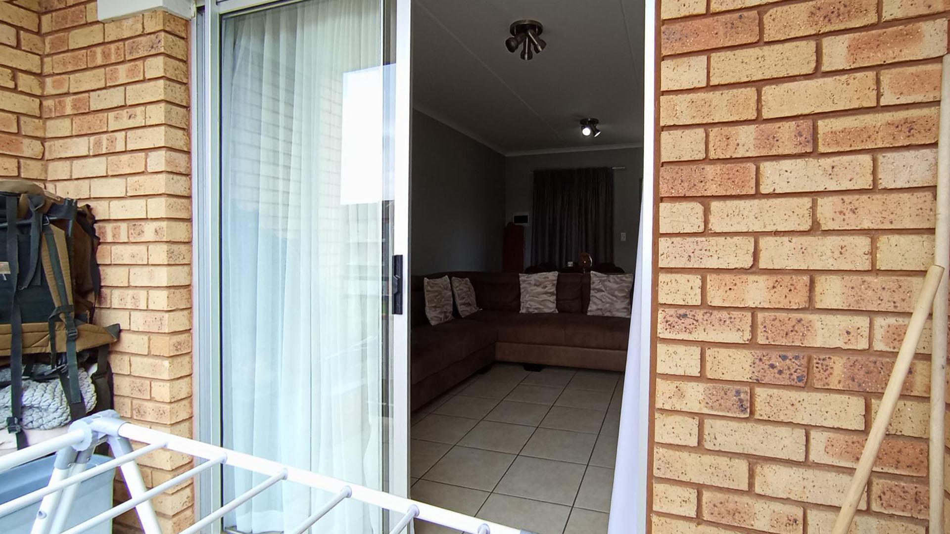 Balcony - 5 square meters of property in Sagewood