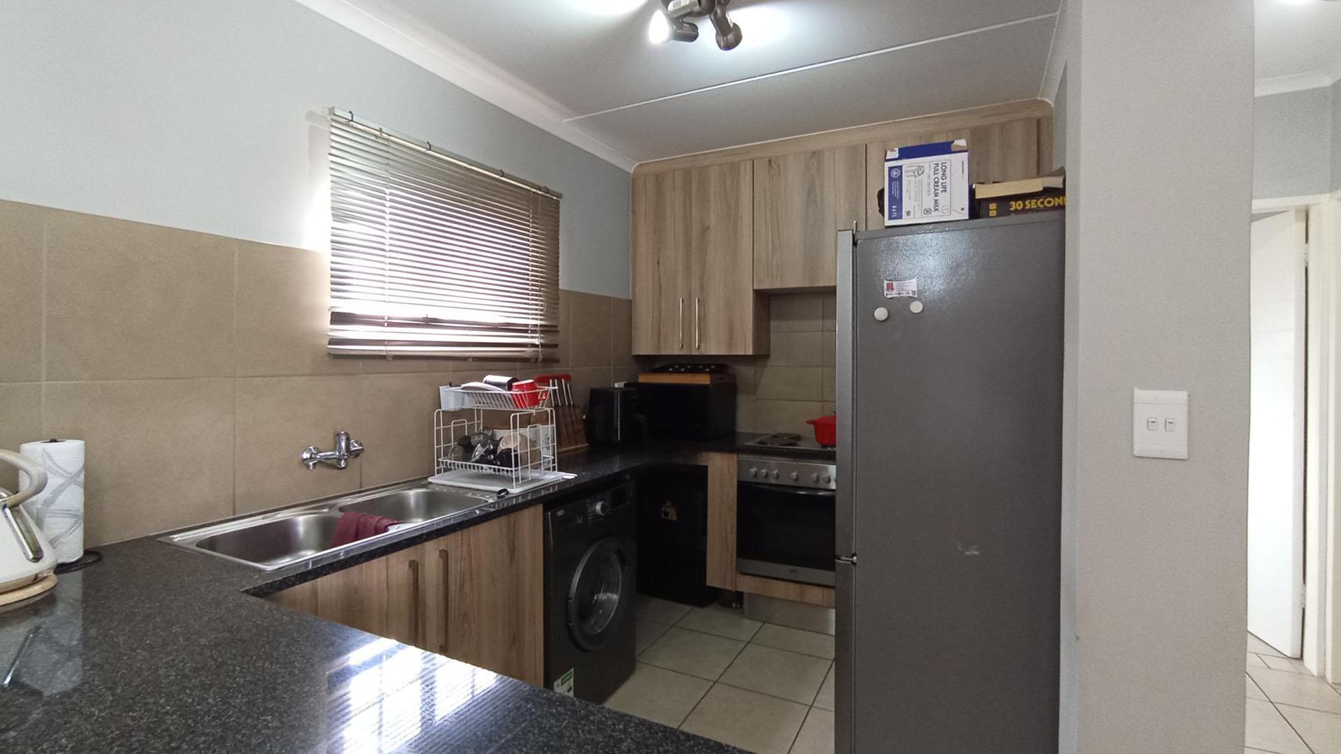 Kitchen - 9 square meters of property in Sagewood