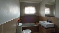 Bathroom 1 - 6 square meters of property in Sagewood
