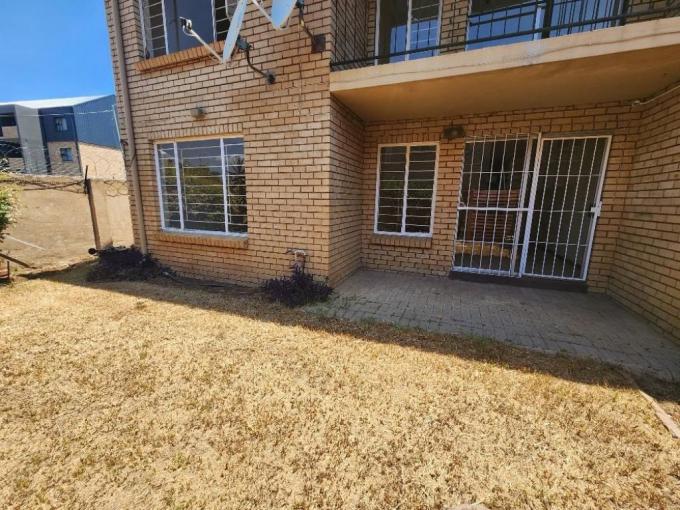3 Bedroom Simplex for Sale For Sale in Willow Park Manor - MR665837