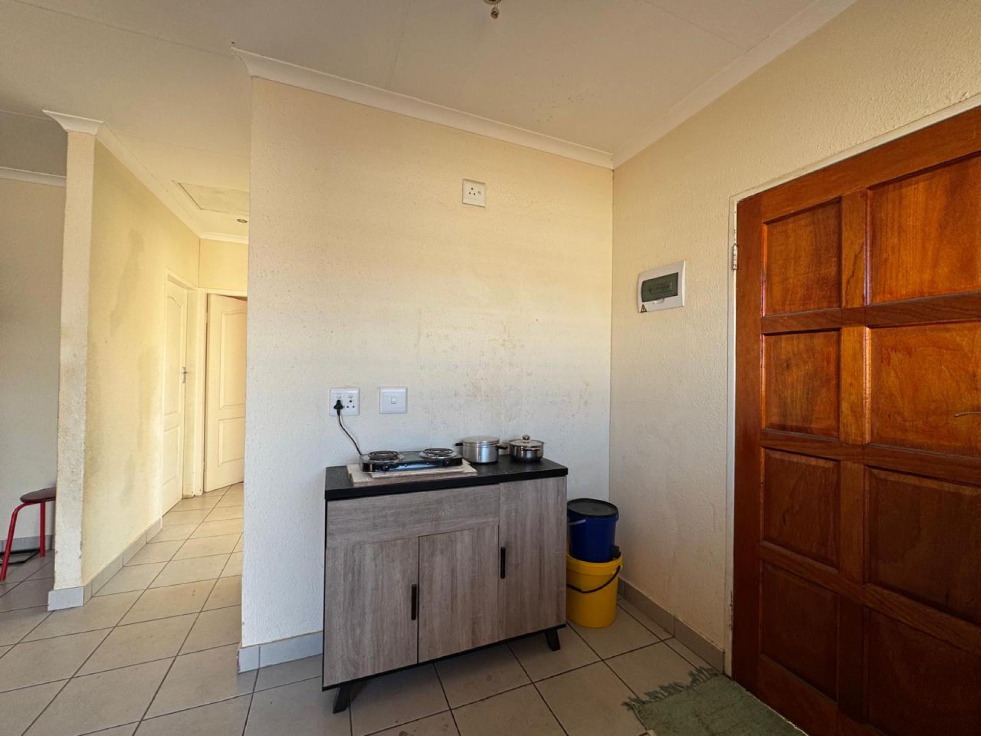 Kitchen - 7 square meters of property in Vanderbijlpark