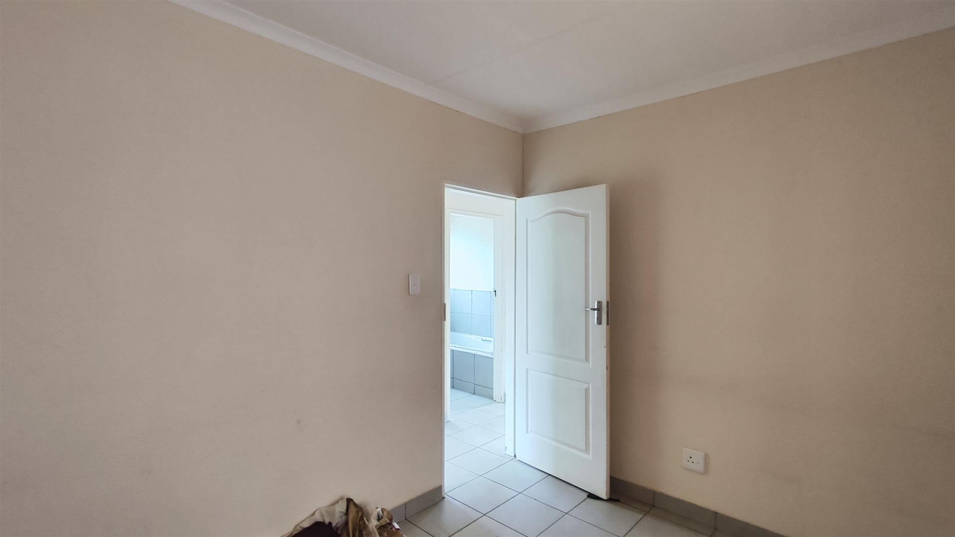 Bed Room 2 - 12 square meters of property in Vanderbijlpark