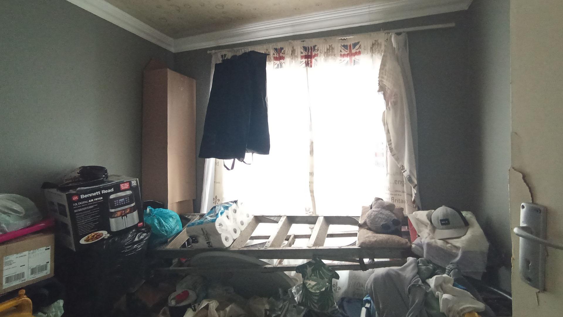 Bed Room 1 - 8 square meters of property in Olievenhoutbos