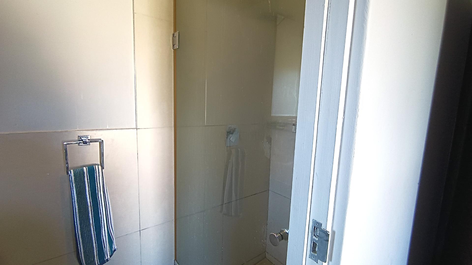 Bathroom 1 - 4 square meters of property in Parklands