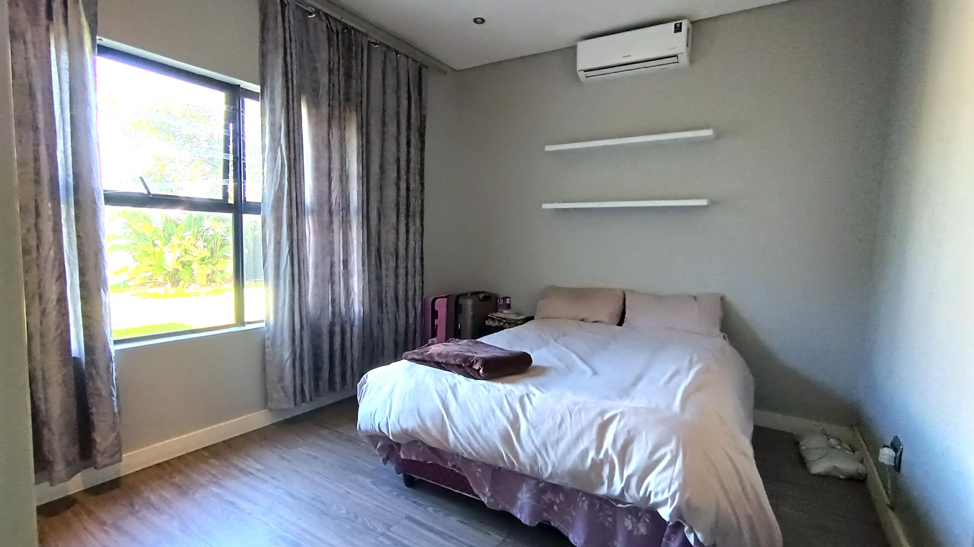 Bed Room 1 - 16 square meters of property in Parklands