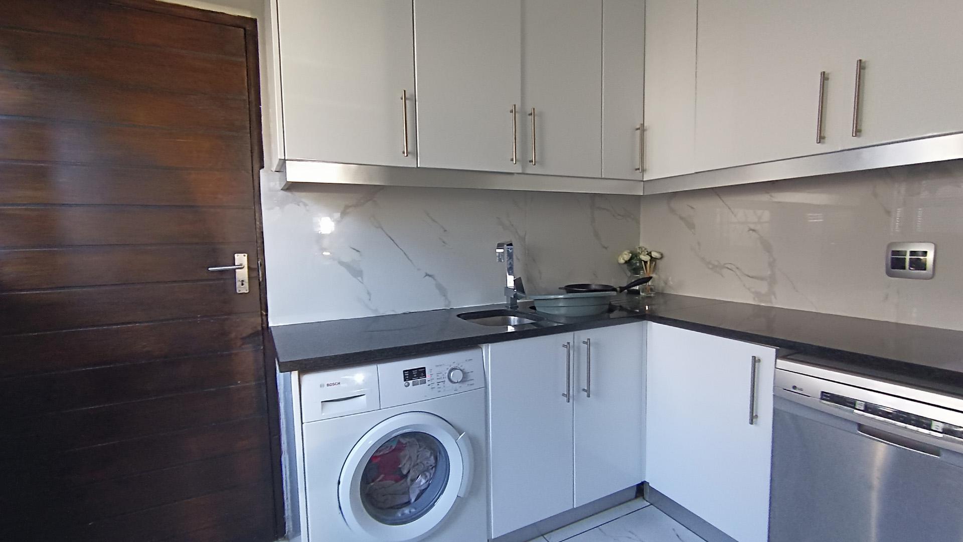 Scullery - 7 square meters of property in Parklands