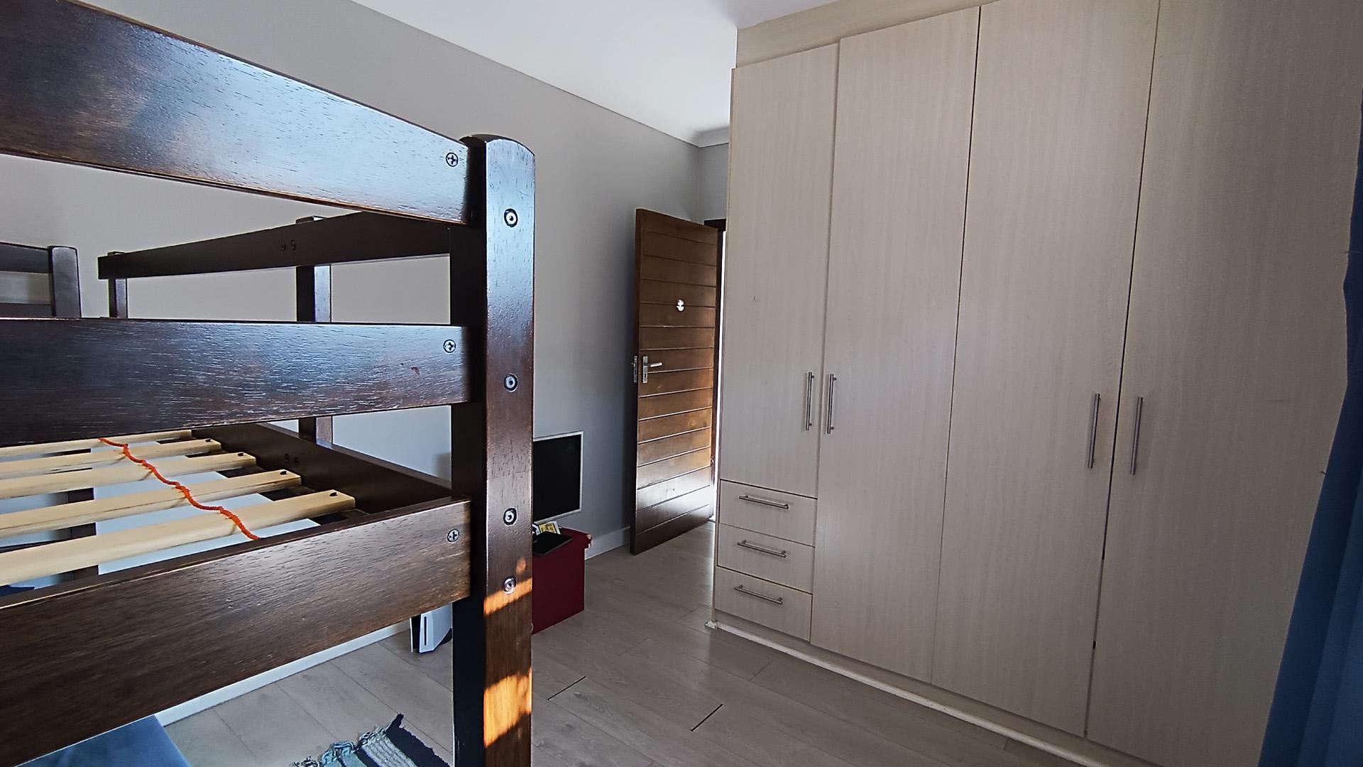 Bed Room 3 - 14 square meters of property in Parklands