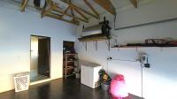 Garage - 42 square meters of property in Parklands