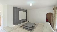 Lounges - 21 square meters of property in Hazelmere