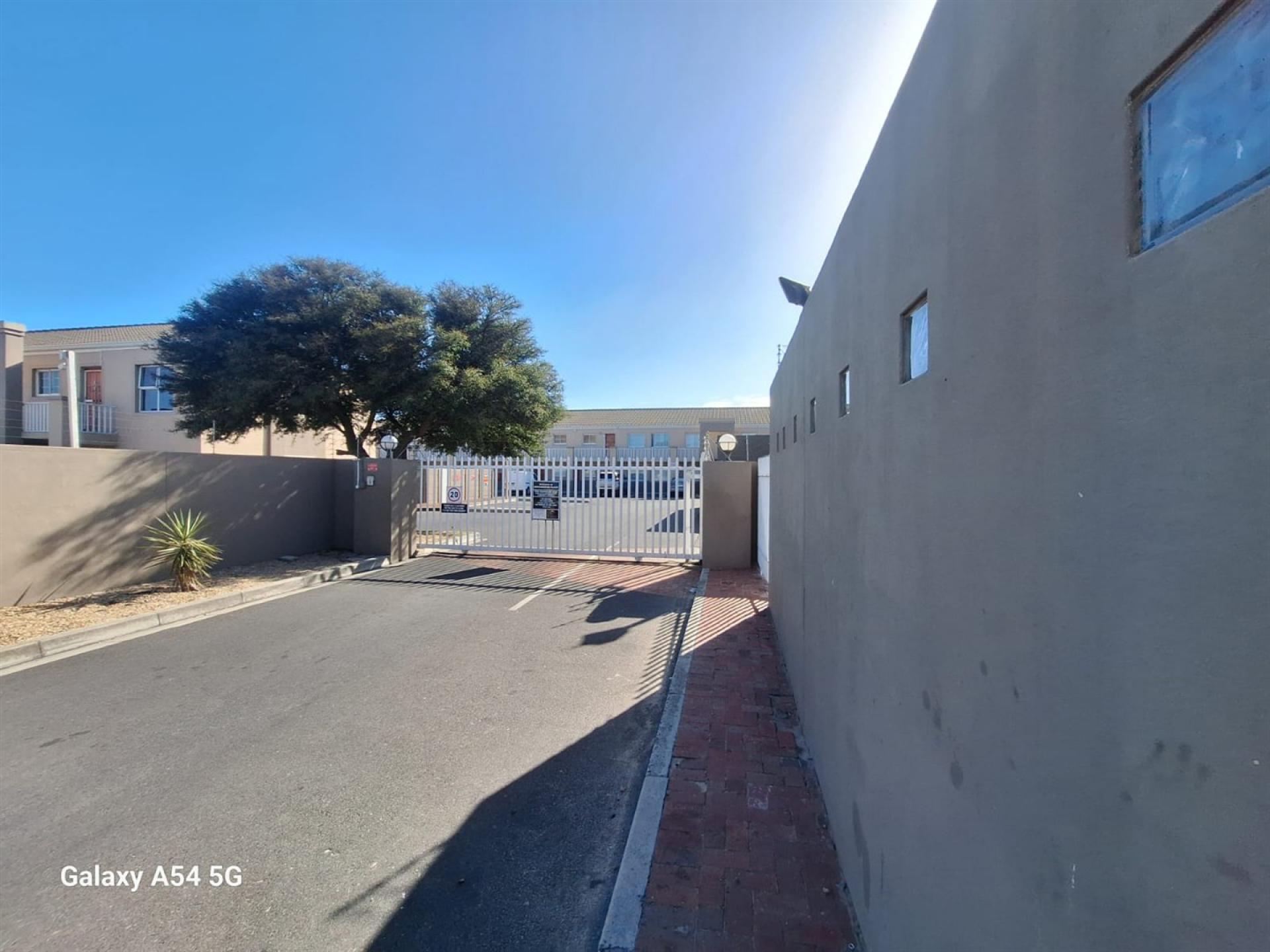 Front View of property in Parklands