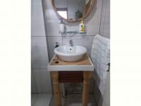  of property in Theresapark