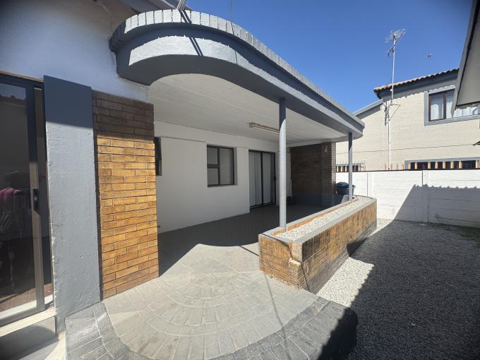 2 Bedroom Guest House to Rent in Witpoortjie - Property to rent - MR666595