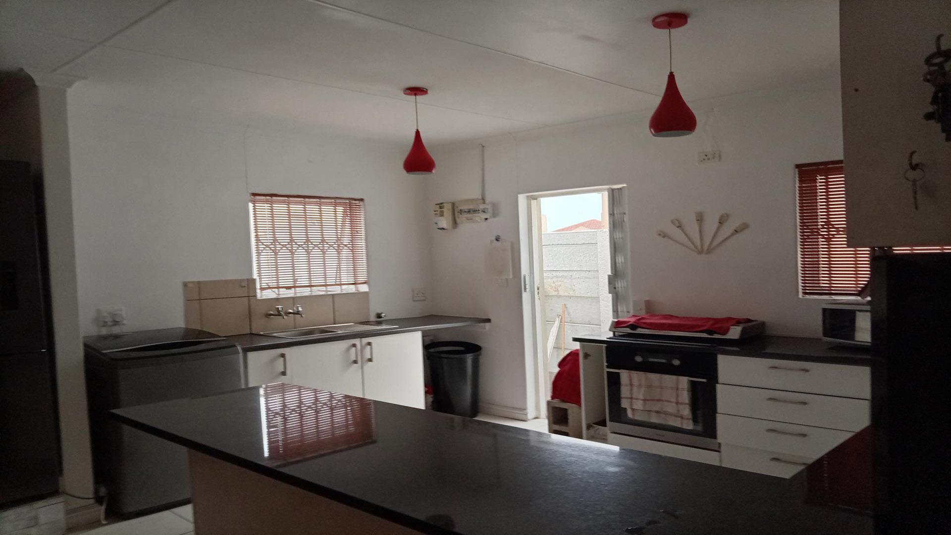 Kitchen of property in Weltevreden Valley