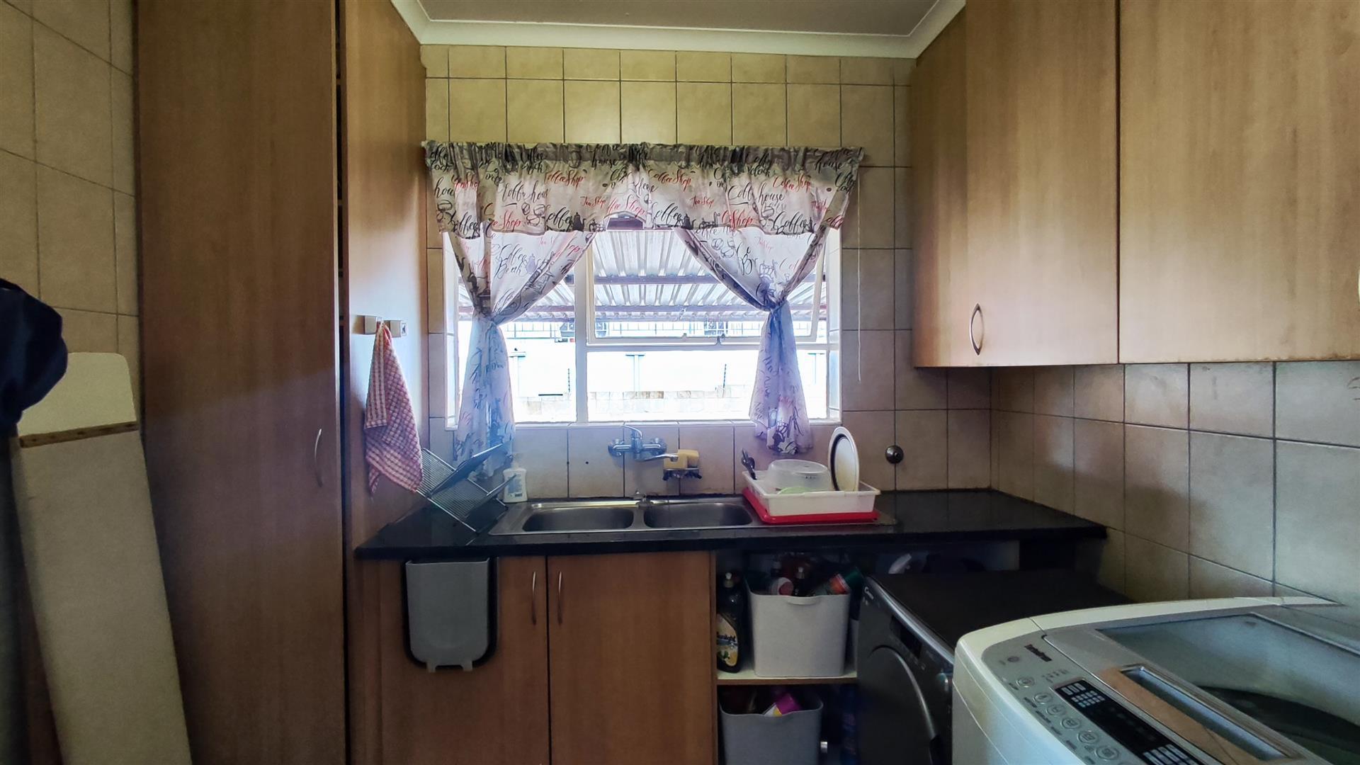 Scullery - 6 square meters of property in Van Riebeeckpark