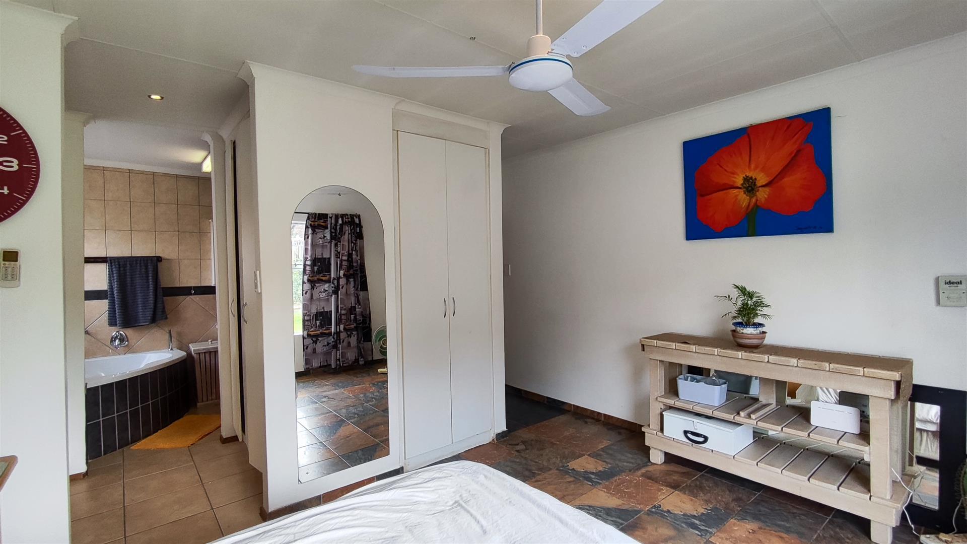 Main Bedroom - 20 square meters of property in Van Riebeeckpark