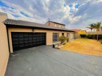 4 Bedroom 3 Bathroom House to Rent for sale in Suideroord