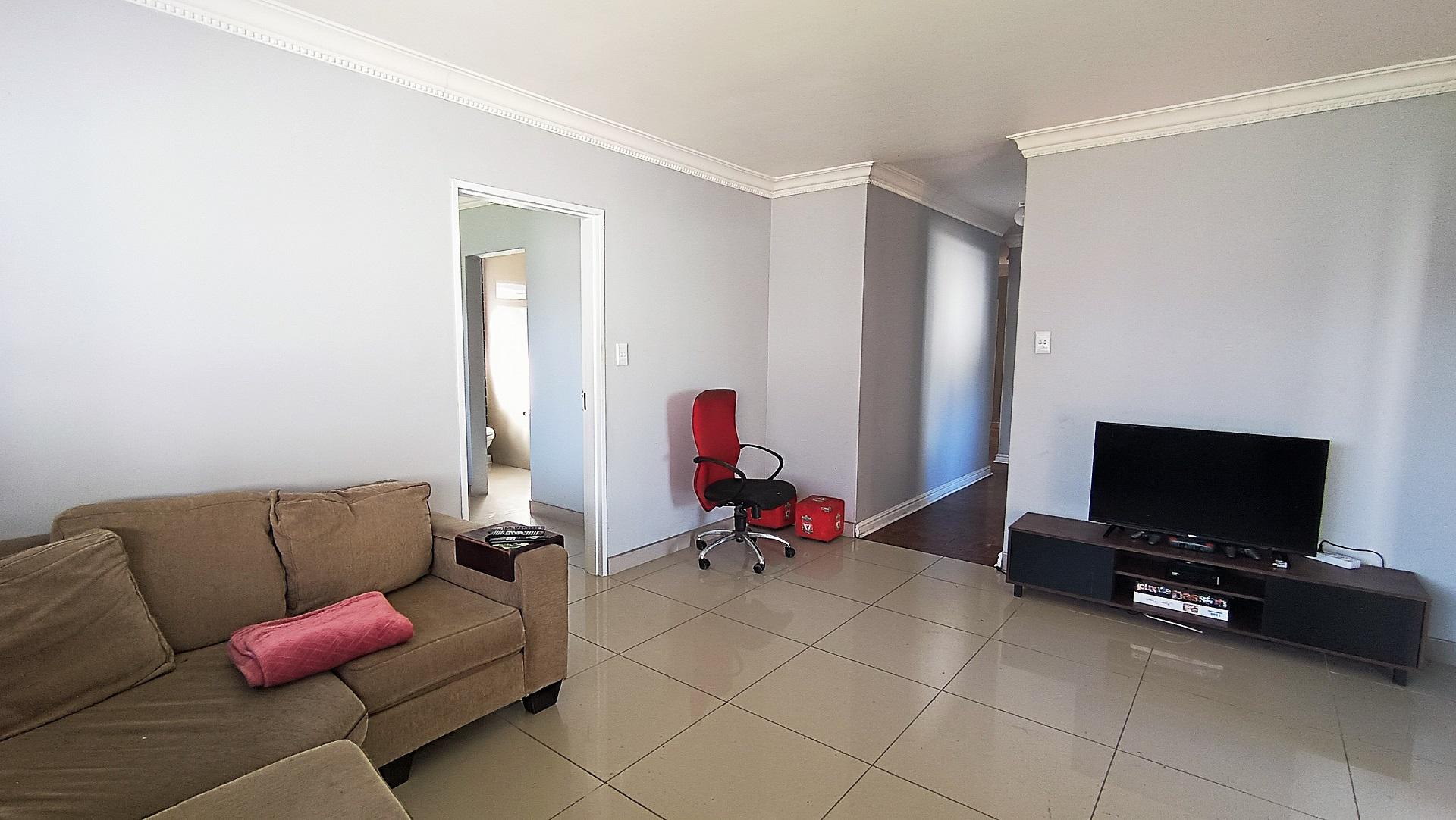 TV Room - 20 square meters of property in Grassy Park