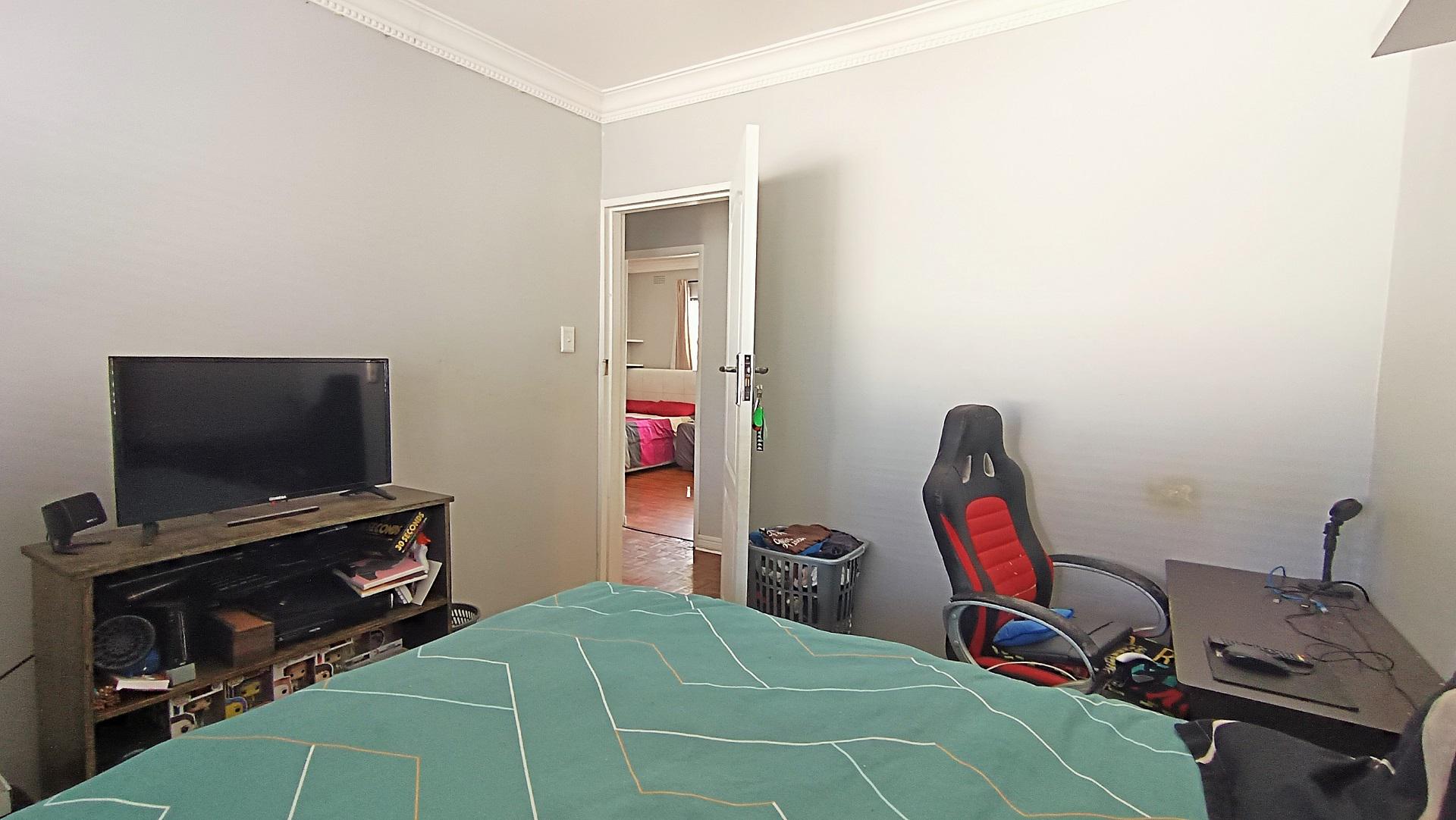 Bed Room 2 - 9 square meters of property in Grassy Park