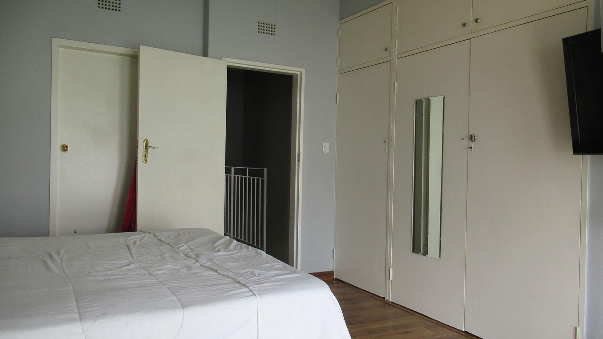 Main Bedroom - 20 square meters of property in Haddon