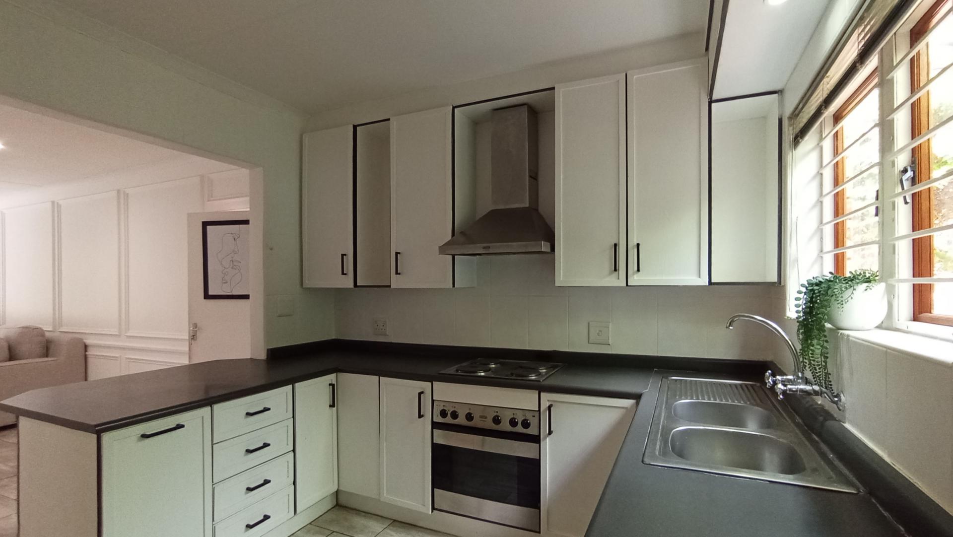 Kitchen - 12 square meters of property in Ruimsig