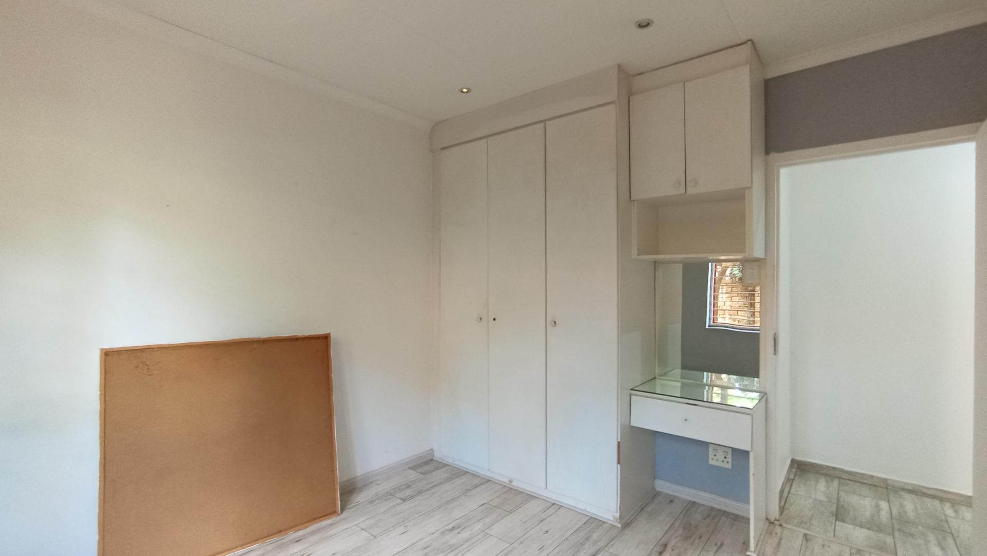 Bed Room 2 - 10 square meters of property in Ruimsig