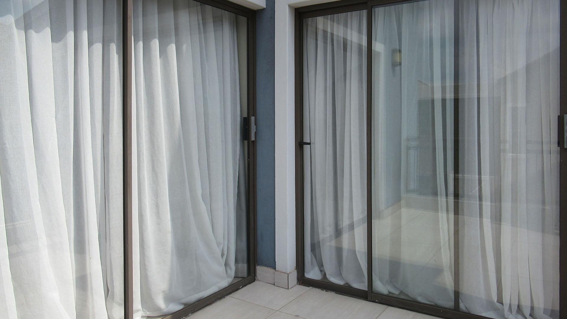 Balcony - 9 square meters of property in Homes Haven