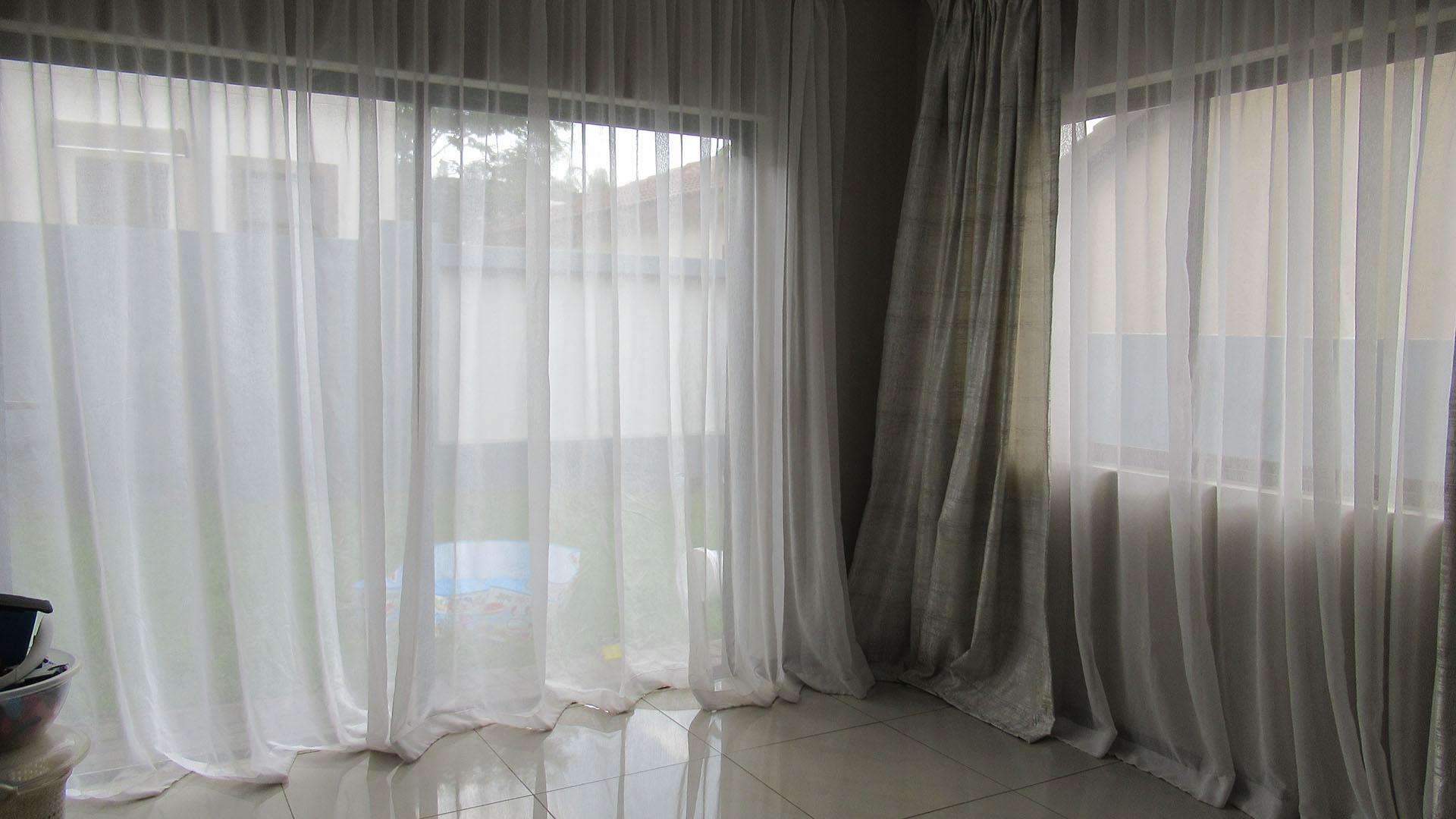 Lounges - 41 square meters of property in Homes Haven