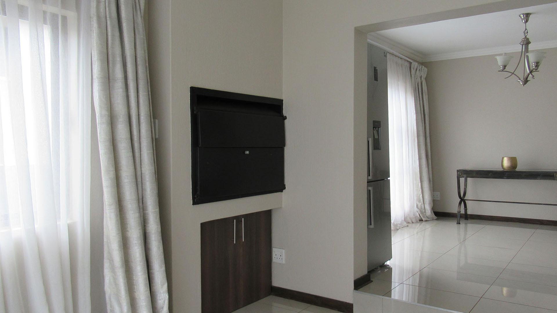 Lounges - 41 square meters of property in Homes Haven