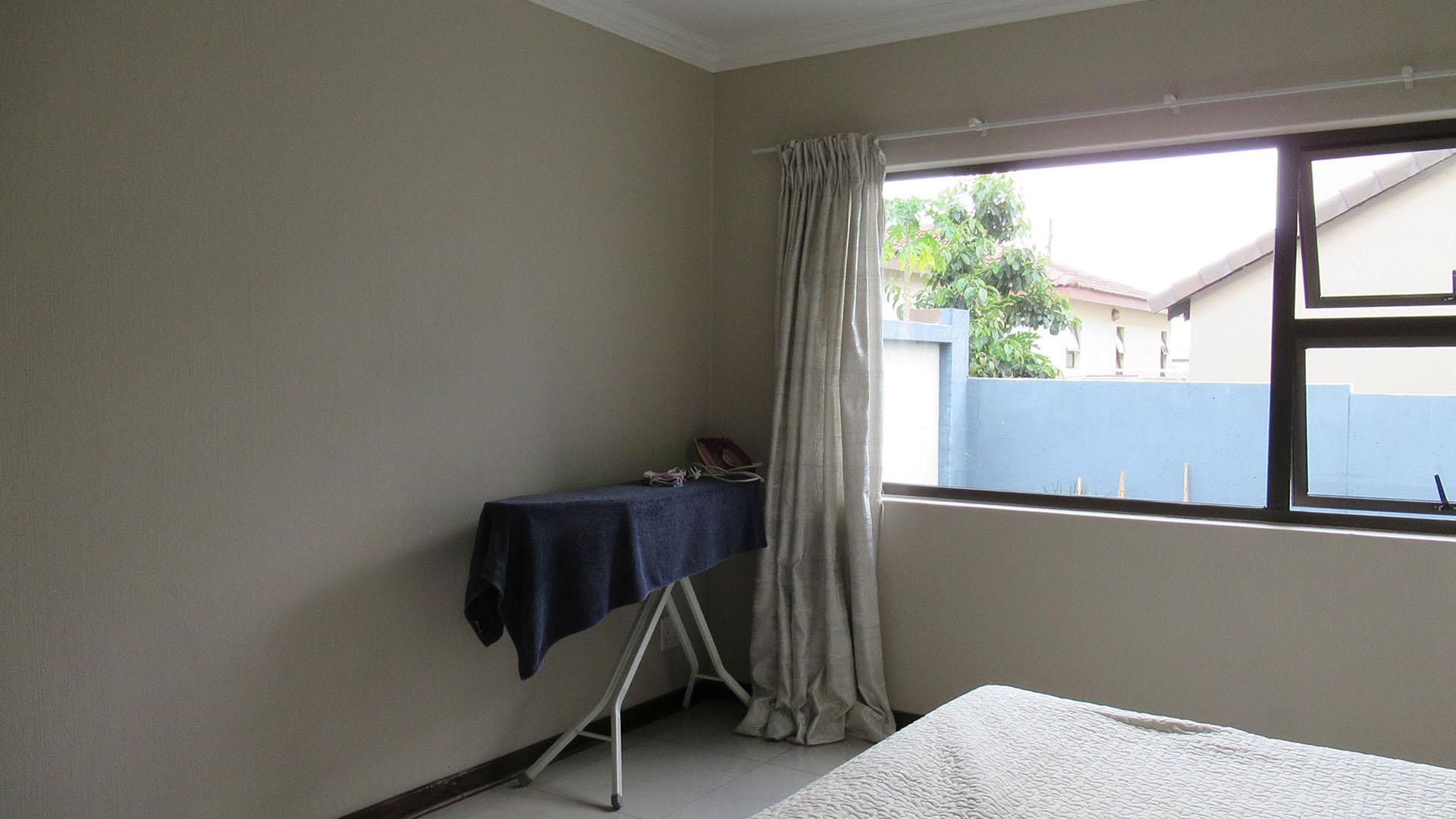 Bed Room 1 - 16 square meters of property in Homes Haven