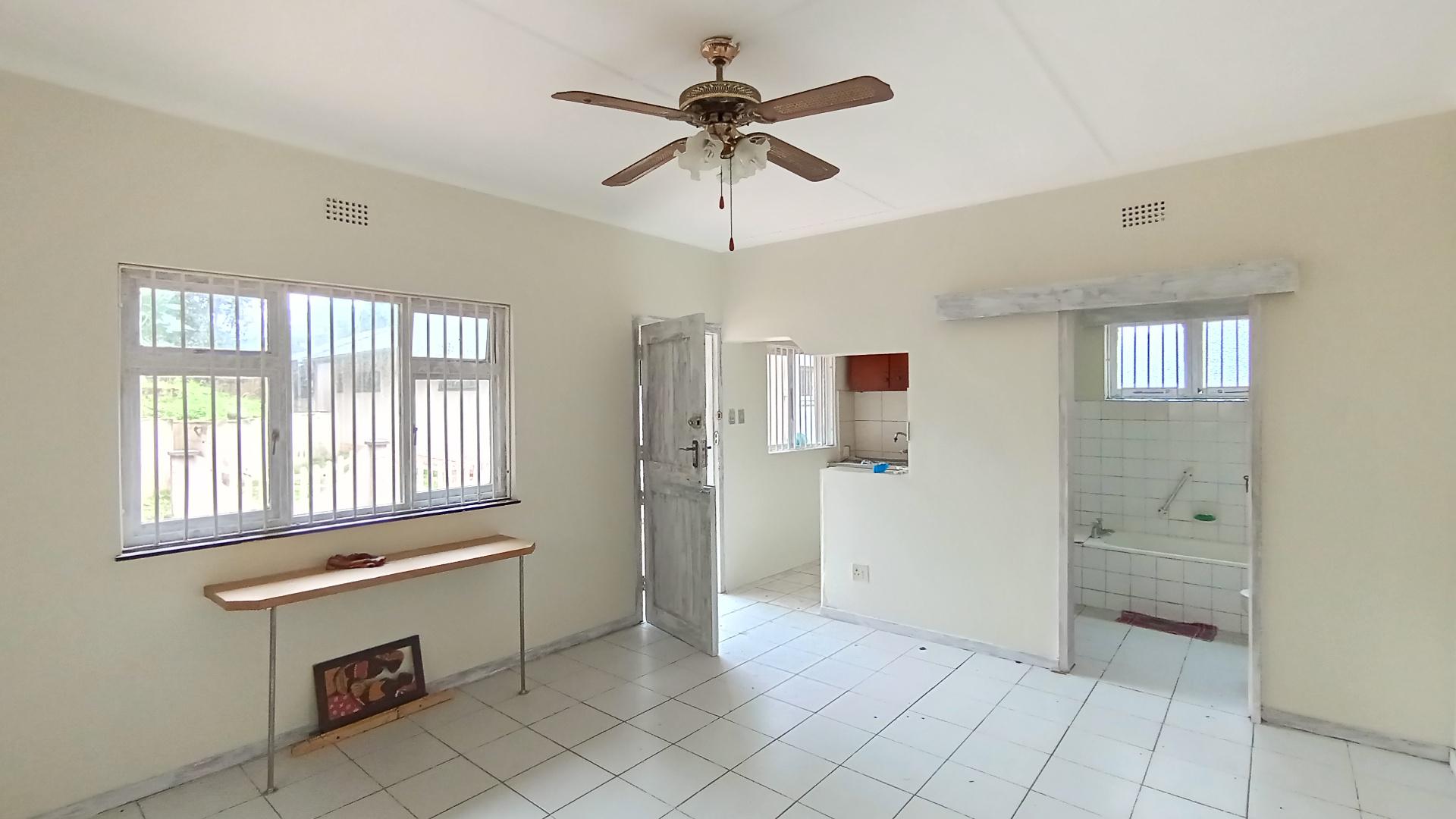 Flatlet - 59 square meters of property in Uvongo