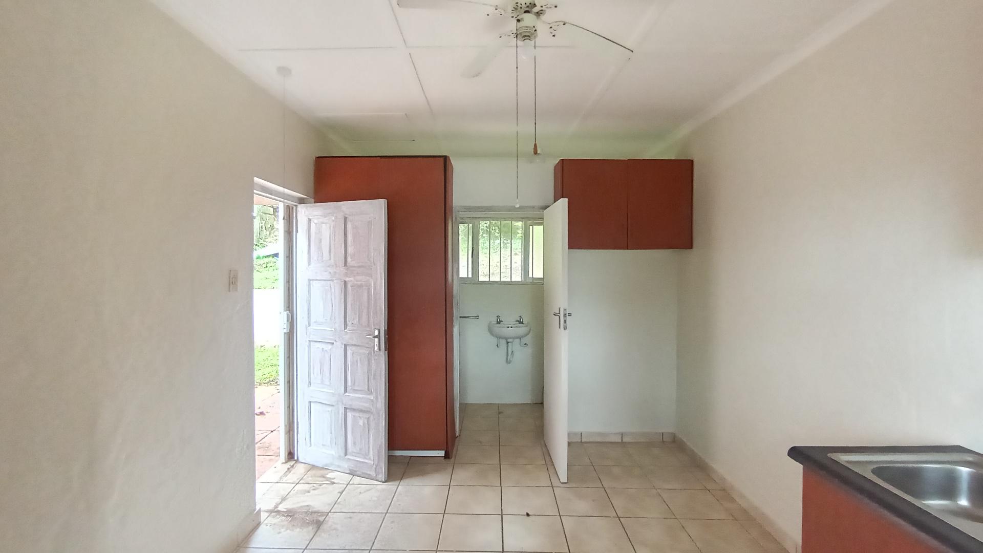 Flatlet - 59 square meters of property in Uvongo