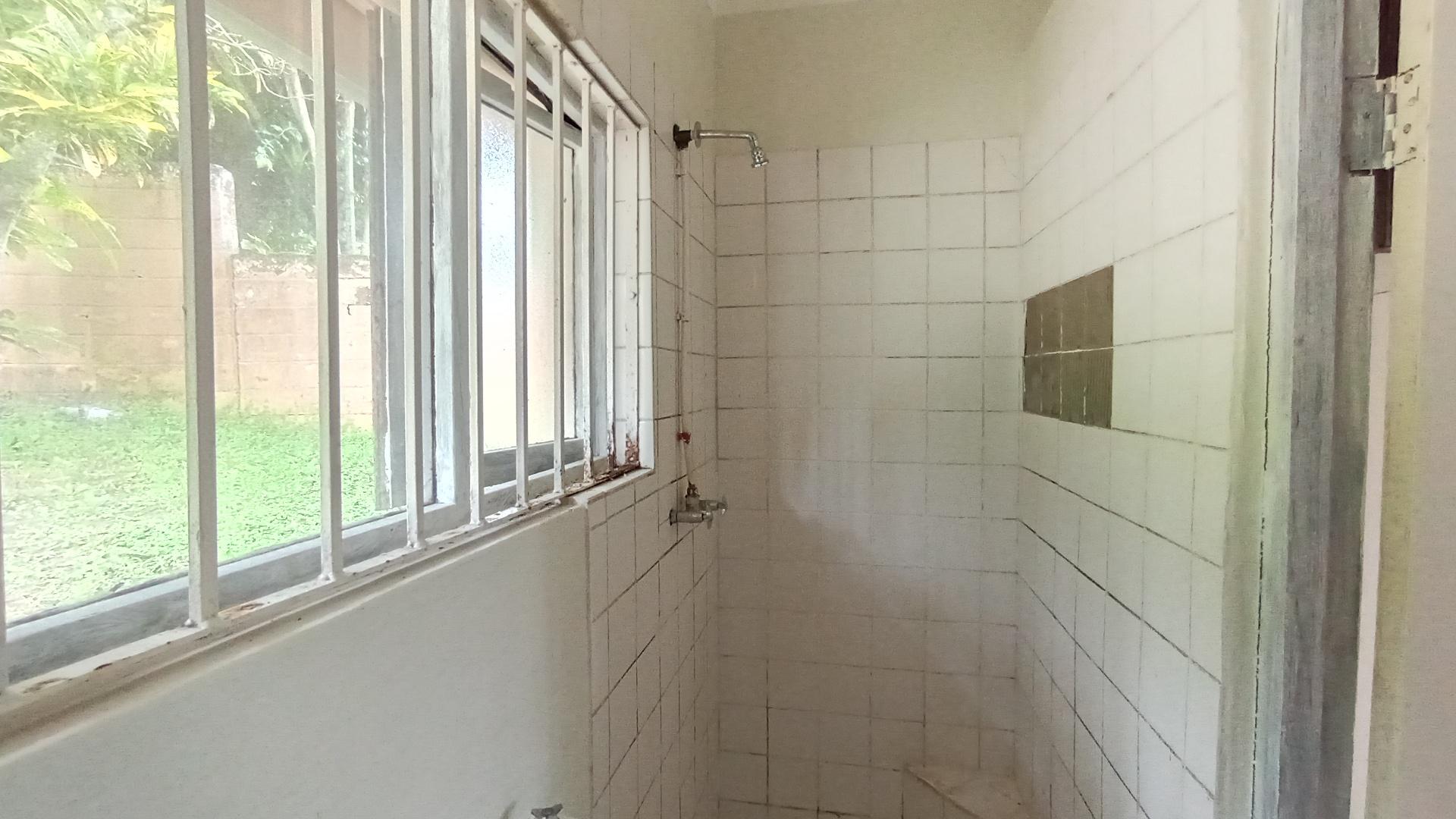 Bathroom 1 - 26 square meters of property in Uvongo