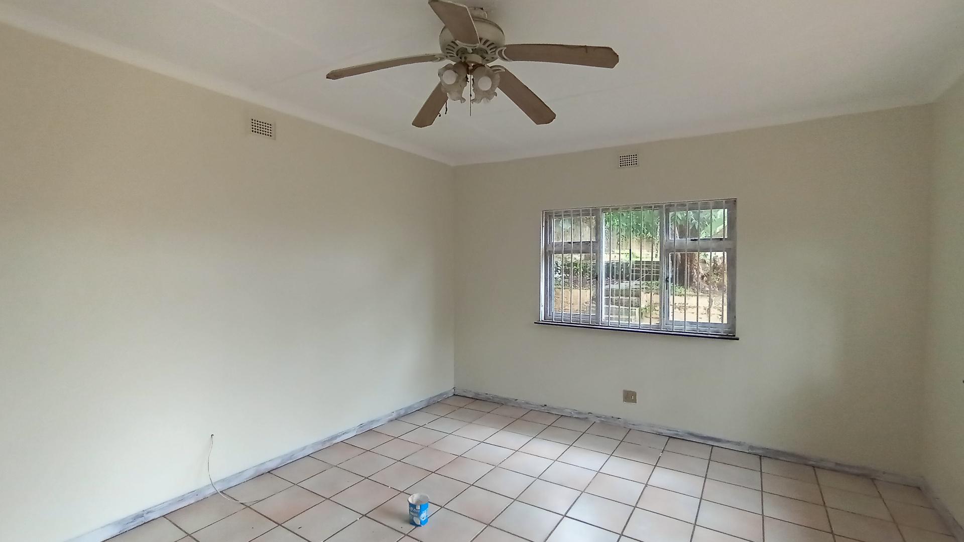 Flatlet - 59 square meters of property in Uvongo