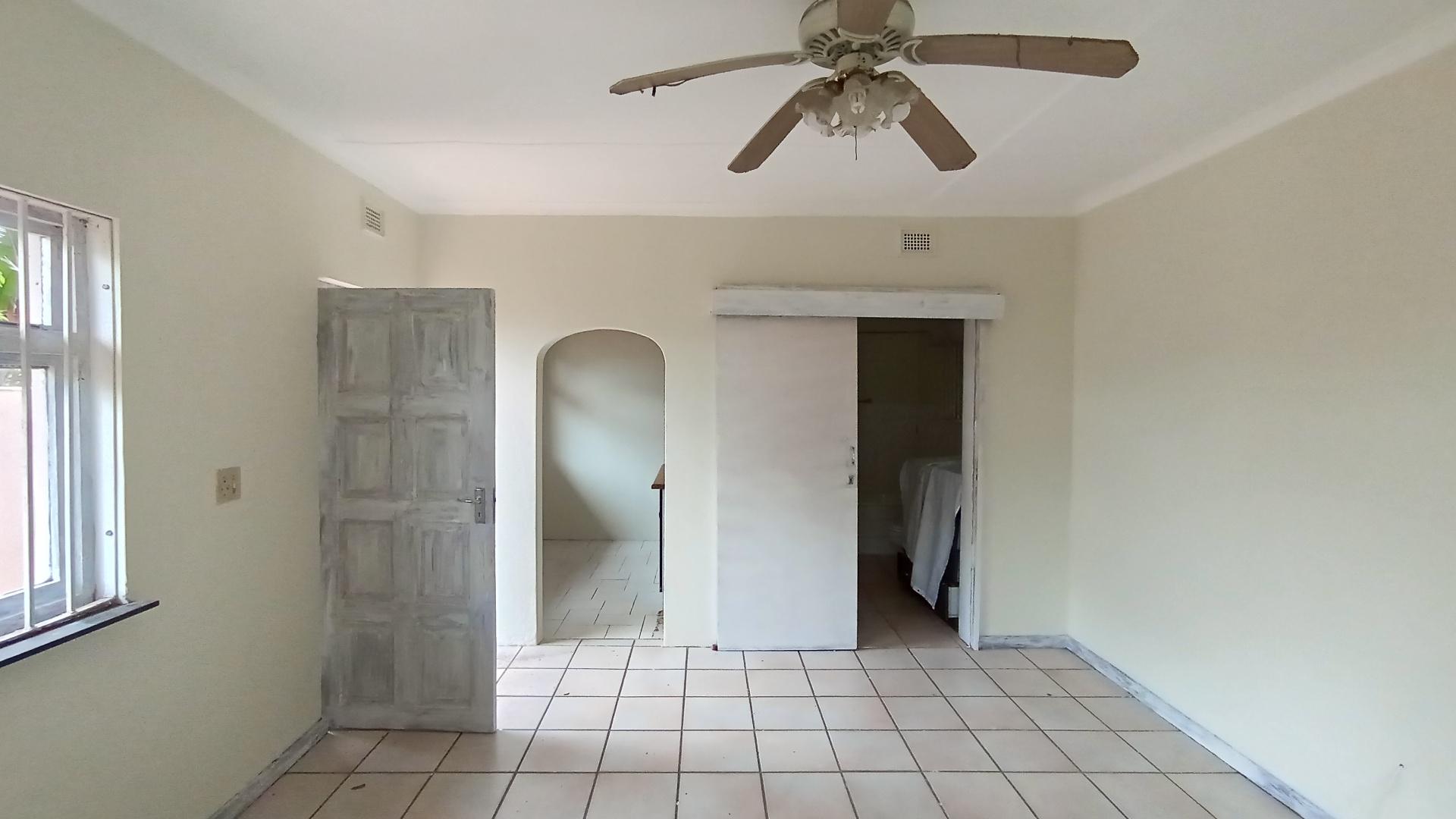 Flatlet - 59 square meters of property in Uvongo