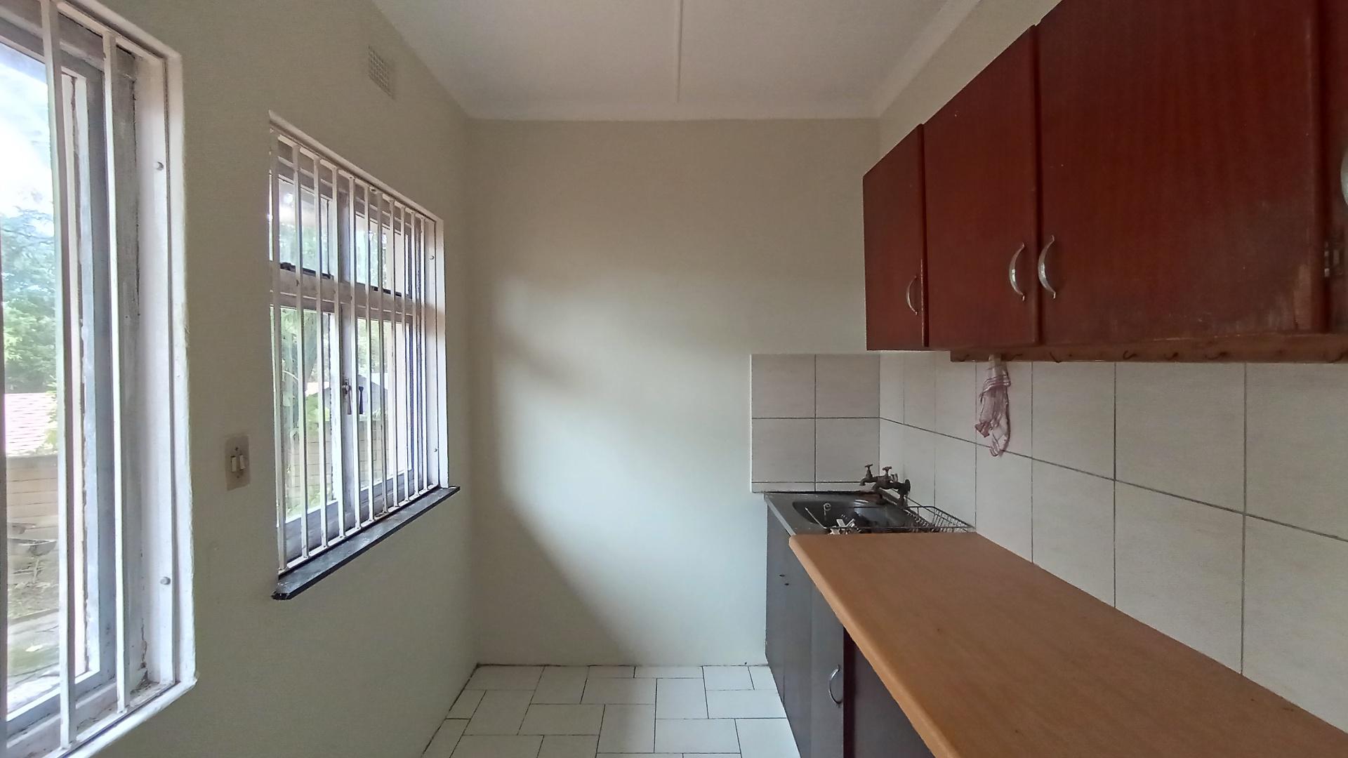Kitchen - 20 square meters of property in Uvongo
