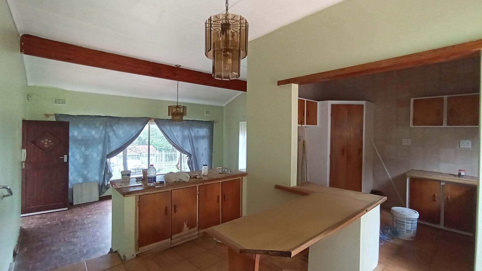 Spaces - 21 square meters of property in Uvongo