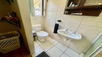 Bathroom 1 - 5 square meters of property in Kraaifontein