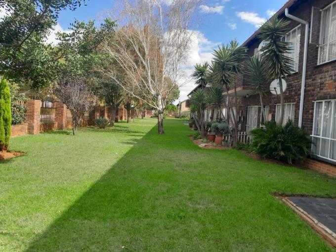 2 Bedroom Apartment for Sale For Sale in Horison View - MR666943