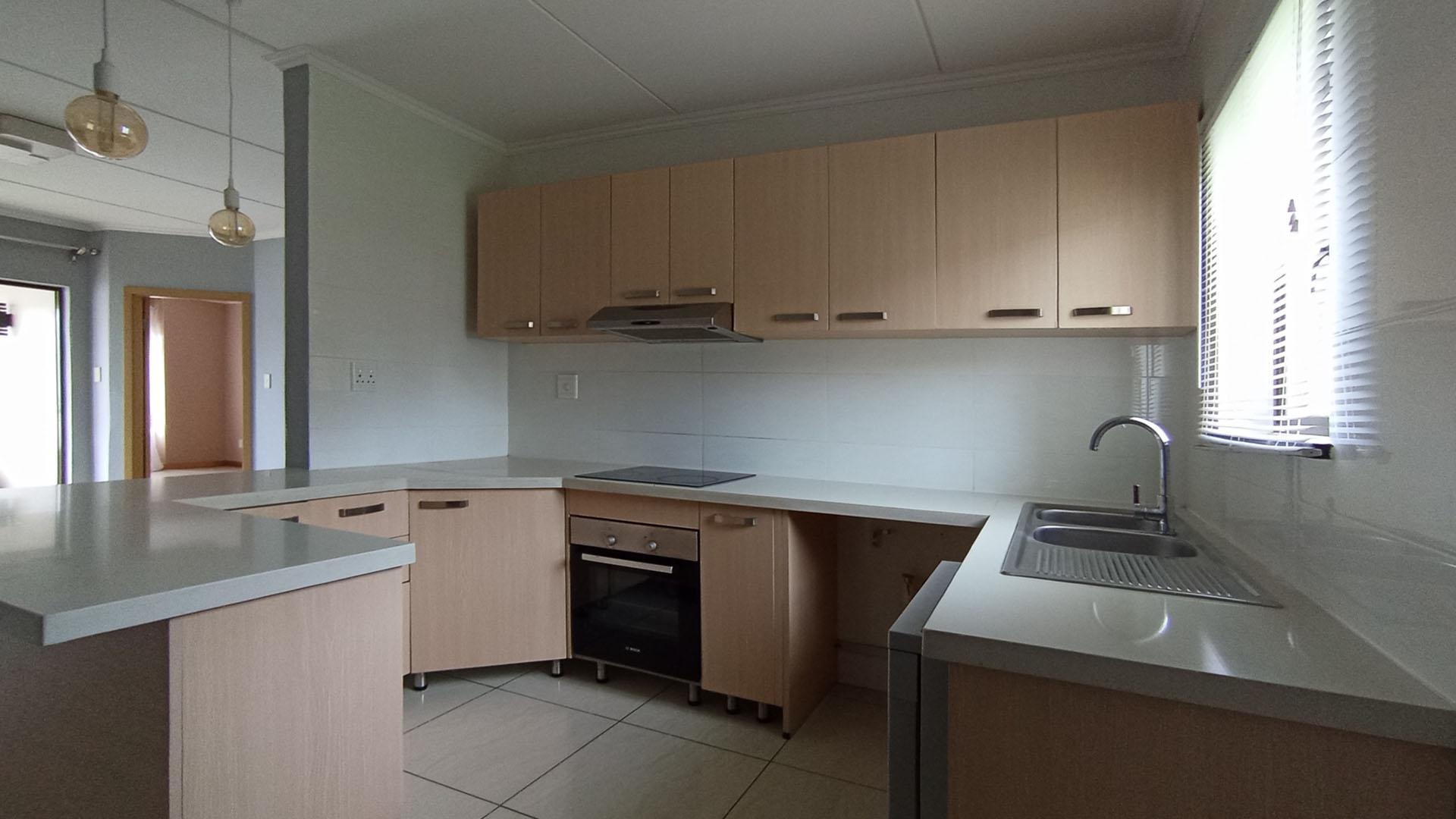 Kitchen - 15 square meters of property in Summerset