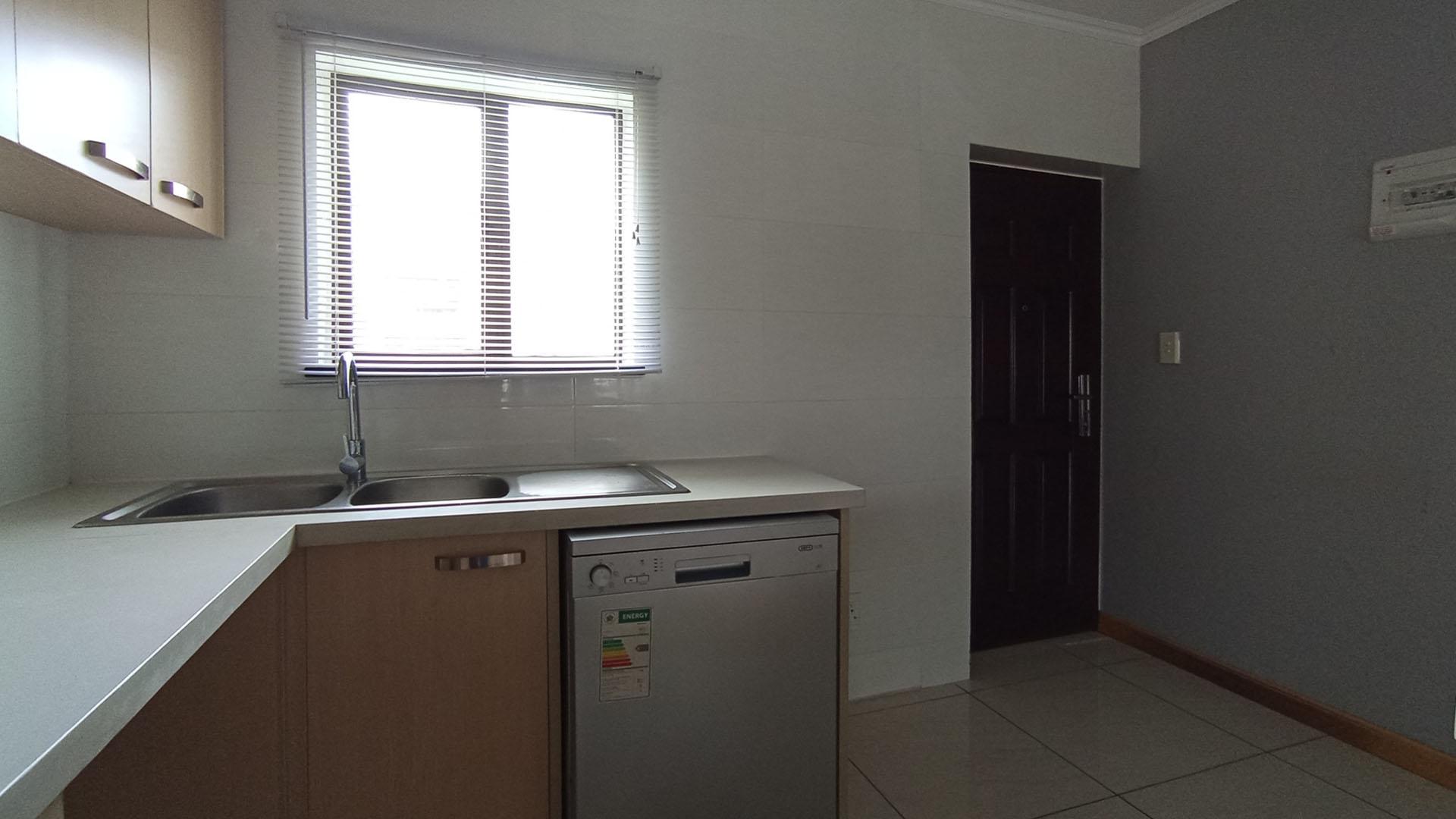 Kitchen - 15 square meters of property in Summerset